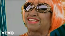 Celia Cruz – Rie Y Llora (Video)